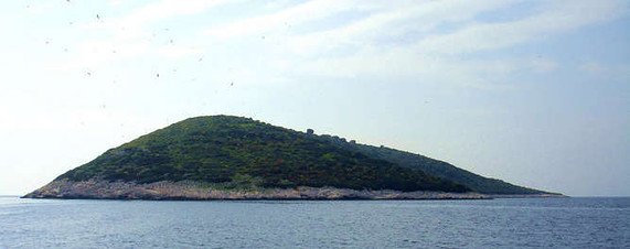 Μόδι: Γιατί το ελληνικό αυτό νησί, αν και περιζήτητο, παραμένει απούλητο [εικόνες] | iefimerida.gr 1