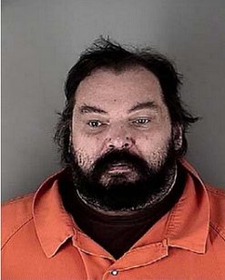 Ανατριχιαστικό- Ανδρας πήγε στην τράπεζα μαζί με τη νεκρή μητέρα του[εικόνες] | iefimerida.gr 2