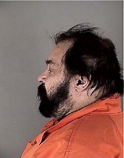 Ανατριχιαστικό- Ανδρας πήγε στην τράπεζα μαζί με τη νεκρή μητέρα του[εικόνες] | iefimerida.gr 1