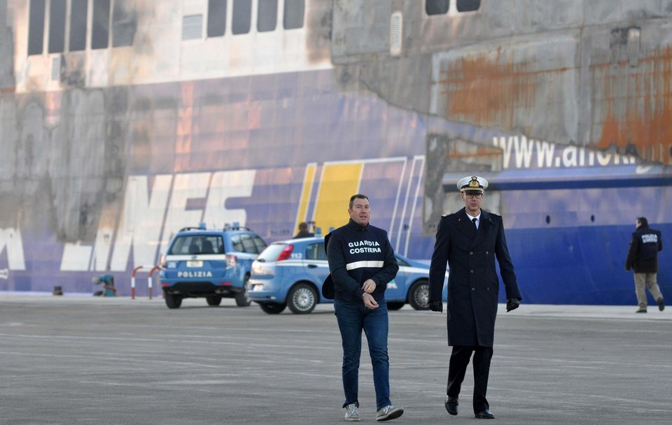 Ετσι είναι σήμερα το Norman Atlantic - «Καπνίζει» ακόμη το μοιραίο πλοίο [εικόνες] | iefimerida.gr 6