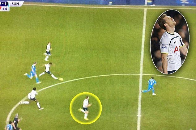 Πρέμιερ Λιγκ: Η χειρότερη απόφαση επόπτη στα χρονικά - Ανακάλυψε οφσάιντ και τους τρέλανε όλους [εικόνες & βίντεο] | iefimerida.gr 0