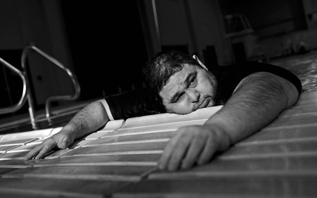 Η ζωή και ο θάνατος ενός υπέρβαρου -Τα τελευταία «κλικ» στη ζωή του [εικόνες]  | iefimerida.gr 3