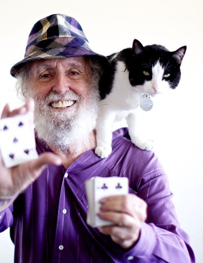 Η 86χρονη με τα αγαλματένια πόδια που κάνει πατινάζ και άλλοι ηλικιωμένοι που εντυπωσιάζουν: DJ's, skaters... [εικόνες] | iefimerida.gr 8