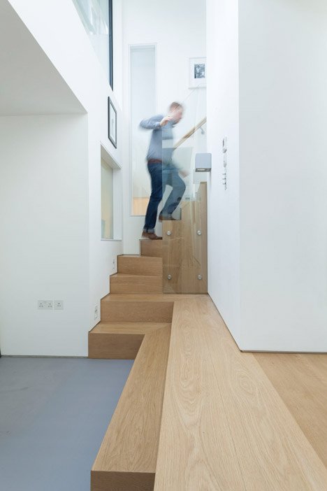 Ενα υπόγειο γεμάτο φως: Πώς μπορεί να γίνει ένα διαμέρισμα κάτω από τη γη εξίσου φωτεινό με ένα ρετιρέ [εικόνες] | iefimerida.gr 8