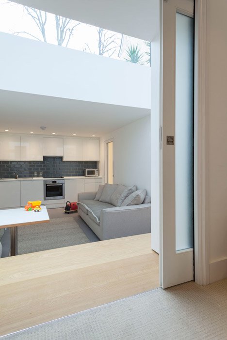 Ενα υπόγειο γεμάτο φως: Πώς μπορεί να γίνει ένα διαμέρισμα κάτω από τη γη εξίσου φωτεινό με ένα ρετιρέ [εικόνες] | iefimerida.gr 11