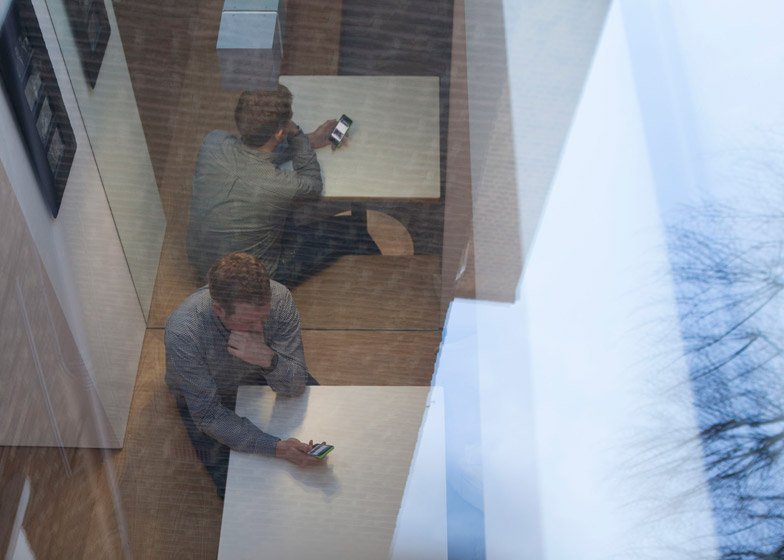 Ενα υπόγειο γεμάτο φως: Πώς μπορεί να γίνει ένα διαμέρισμα κάτω από τη γη εξίσου φωτεινό με ένα ρετιρέ [εικόνες] | iefimerida.gr 5