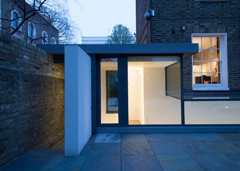 Ενα υπόγειο γεμάτο φως: Πώς μπορεί να γίνει ένα διαμέρισμα κάτω από τη γη εξίσου φωτεινό με ένα ρετιρέ [εικόνες] | iefimerida.gr 7