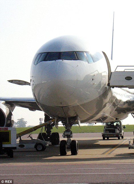 Τα ιδιωτικά jet των σταρς -Ταξίδια χλιδής σε λουσάτους καναπέδες και χρυσούς θρόνους [εικόνες] | iefimerida.gr 4