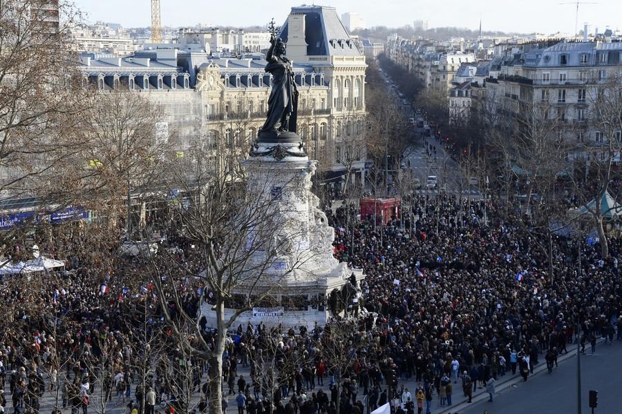 To Παρίσι πρωτεύουσα του κόσμου: Η σιωπηλή πορεία -#Je suis Charlie [εικόνες] | iefimerida.gr 0