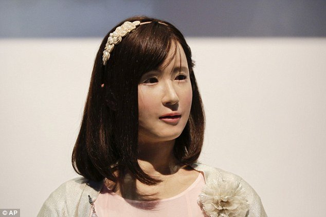 Ανδροειδές ρομπότ που συζητάει και προσέχει ηλικιωμένους [εικόνες] | iefimerida.gr 3