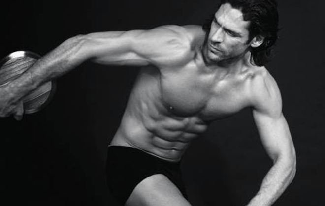 O Γιάννης Σπαλιάρας ολόγυμνος [εικόνες] | iefimerida.gr 2