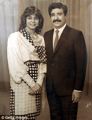 H κόρη του Σαντάμ Χουσεΐν σχεδιάστρια κοσμημάτων: Η χλιδάτη ζωή της στην εξορία [εικόνες] | iefimerida.gr 4