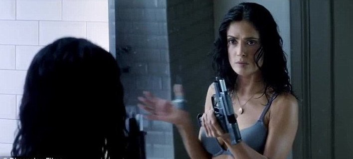 Η Σάλμα Χάγιεκ τα έβγαλε πάλι στη... φόρα -Αποκαλυπτική στη νέα της ταινία [εικόνες & βίντεο] | iefimerida.gr 4