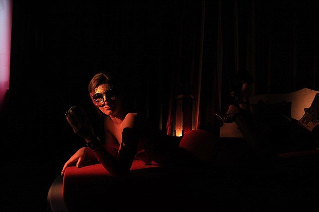 Στα άδυτα του μεγαλύτερου οίκου ανοχής της Γερμανίας -Τα κορίτσια που κοιμούνται με 20 άνδρες το βράδυ [εικόνες] | iefimerida.gr 7