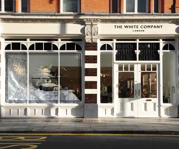 Εστησε επιχείρηση που πουλάει προϊόντα μόνο ενός χρώματος και θησαύρισε [εικόνες] | iefimerida.gr 5