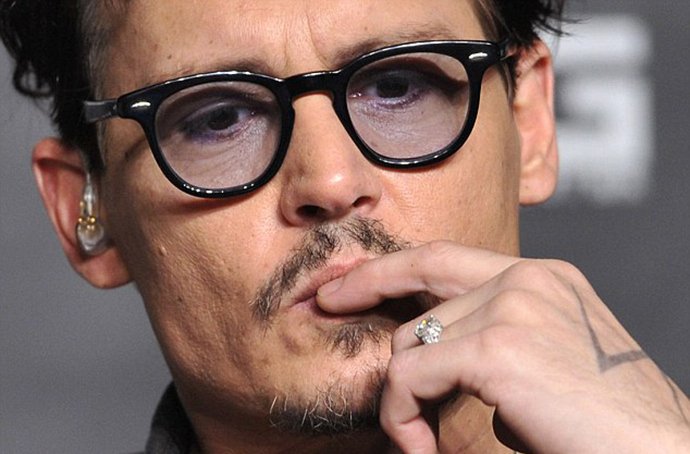 Ο ταλαντούχος και αυτοκαταστροφικός Τζόνι Ντεπ: Ετοιμος να μπει ξανά σε κλινική αποτοξίνωσης [εικόνες] | iefimerida.gr 3