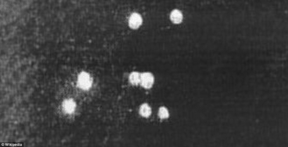 Ολα τα απόρρητα αρχεία της πολεμικής αεροπορίας των ΗΠΑ για τα UFO - Τα μυστηριώδη αντικείμενα στον ουρανό που προκάλεσαν... ταραχή [εικόνες] | iefimerida.gr 2