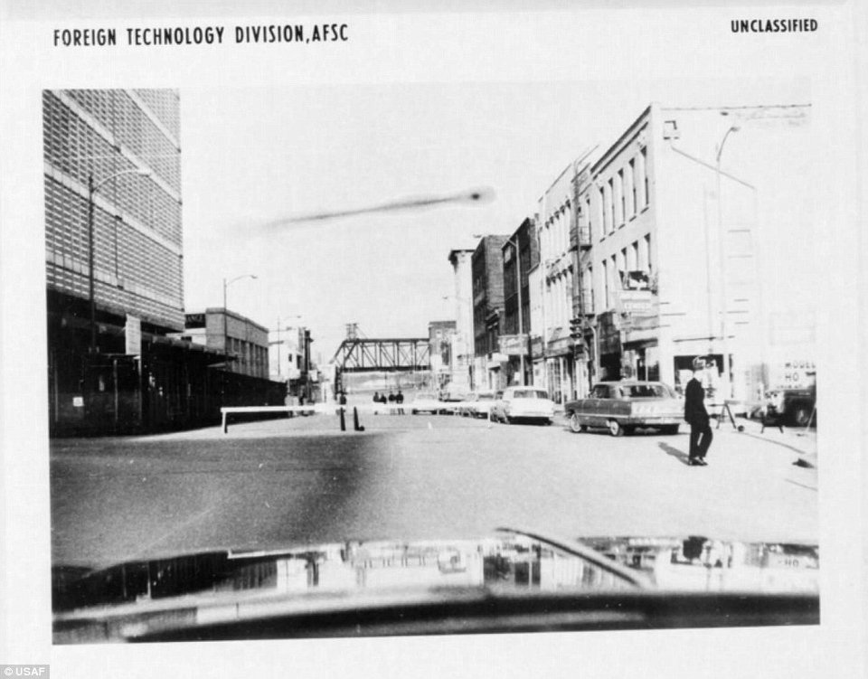 Ολα τα απόρρητα αρχεία της πολεμικής αεροπορίας των ΗΠΑ για τα UFO - Τα μυστηριώδη αντικείμενα στον ουρανό που προκάλεσαν... ταραχή [εικόνες] | iefimerida.gr 3