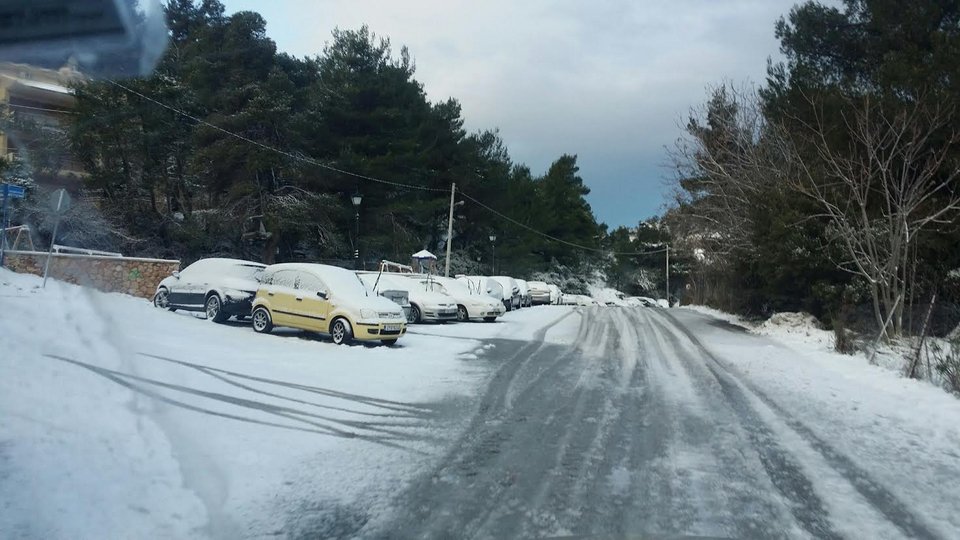 Στην κατάψυξη η χώρα -Πολικές θερμοκρασίες και χιόνια [εικόνες] | iefimerida.gr 10