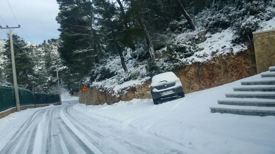 Στην κατάψυξη η χώρα -Πολικές θερμοκρασίες και χιόνια [εικόνες] | iefimerida.gr 12