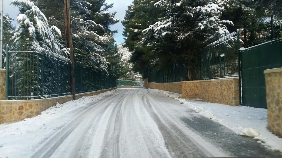 Στην κατάψυξη η χώρα -Πολικές θερμοκρασίες και χιόνια [εικόνες] | iefimerida.gr 11