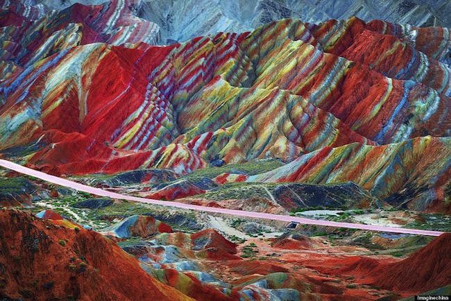 Danxia: Βουνά σε χρώματα του ουράνιου τόξου ηλικίας 24 εκ. ετών [εικόνες&βίντεο] | iefimerida.gr 1