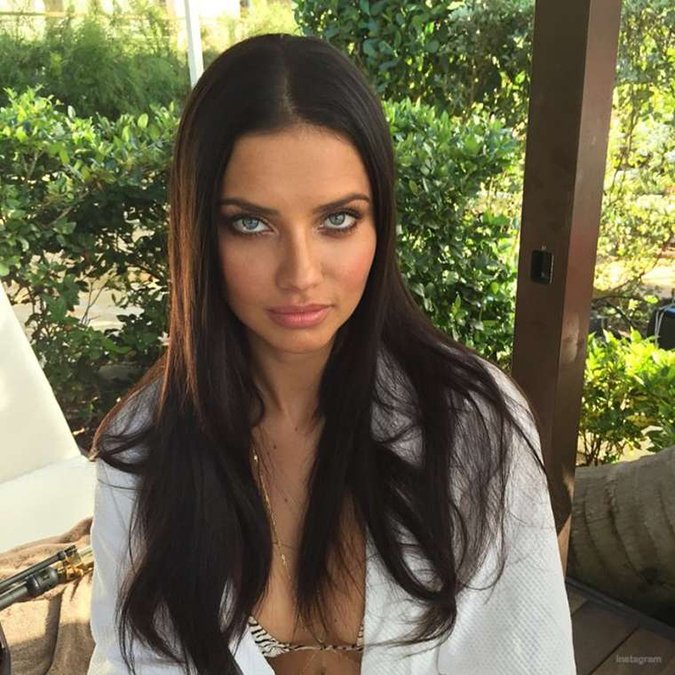 Οι Αγγελοι της Victoria's Secret  με τα νέα μικροσκοπικά μπικίνι [εικόνες] | iefimerida.gr 4