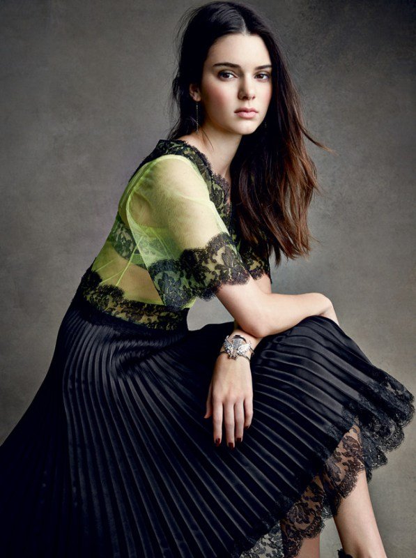 Η εντυπωσιακή αδελφή της Καρντάσιαν βγάζει εκατ. στα 19 της -Γιατί η Κιμ δεν χαίρεται καθόλου [εικόνες] | iefimerida.gr 14