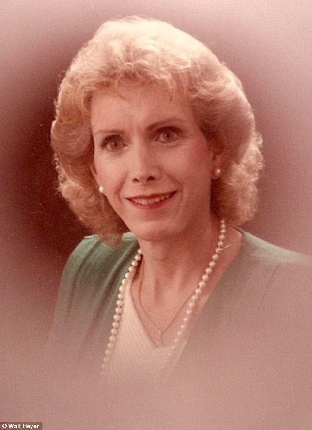 Στα 42 του παράτησε την οικογένειά του και έγινε γυναίκα -Στα 50 του το μετάνιωσε και ξανάγινε άνδρας [εικόνες] | iefimerida.gr 3