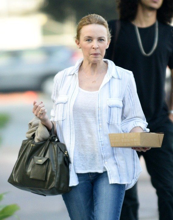 Αγνώριστη η Κάιλι Μινόγκ χωρίς ίχνος μακιγιάζ [εικόνες] | iefimerida.gr 1