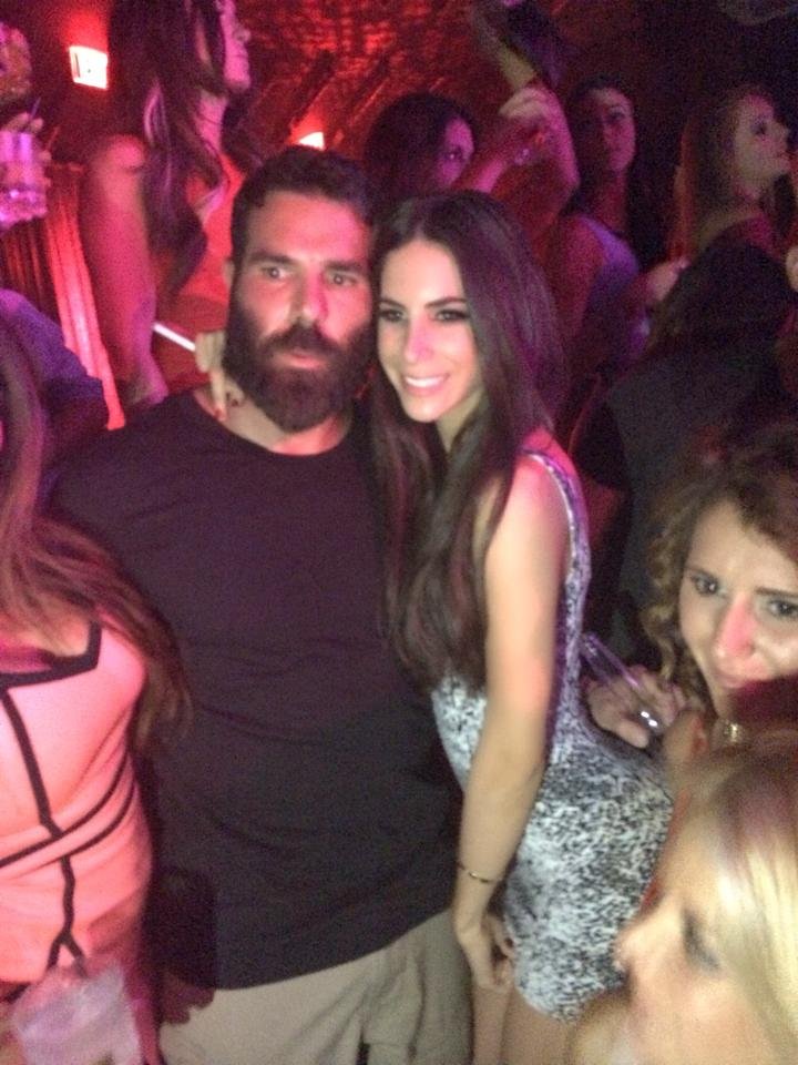 Η βασίλισσα του Instagram -H 21χρονη που βγάζει selfies τα ολοστρόγγυλα οπίσθιά της και τρελαίνει το Ιντερνετ [εικόνες] | iefimerida.gr 0