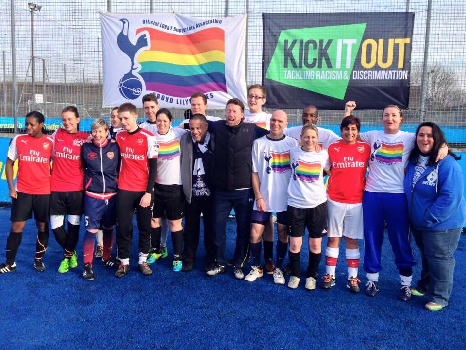 Το ποδόσφαιρο εναντίον της ομοφοβίας: Γκέι οπαδοί έπαιξαν αγώνα και έστειλαν το μήνυμά τους [εικόνες & βίντεο] | iefimerida.gr 3