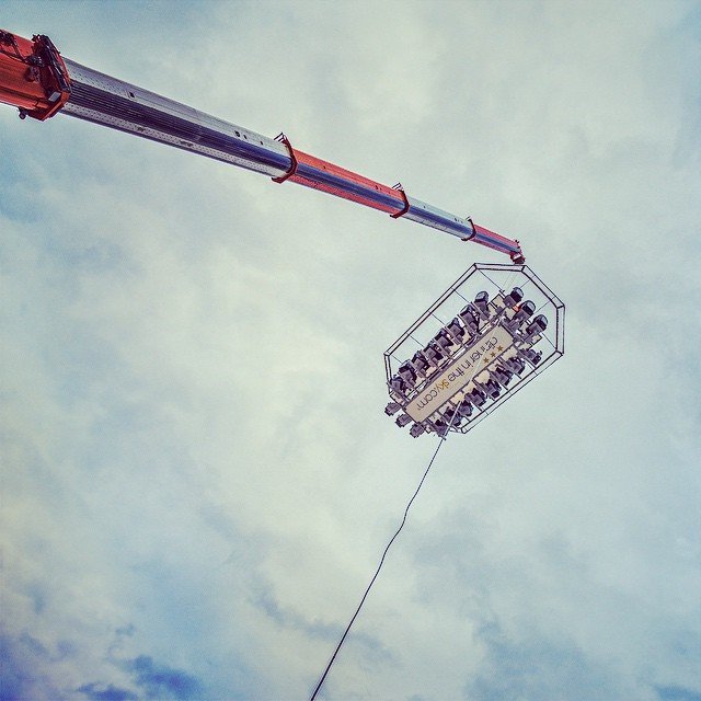 Μαγεία: Δείπνο στο τραπέζι που αιωρείται στα 50 μέτρα από το έδαφος -Θέα πιάτο η Αθήνα [εικόνες] | iefimerida.gr 17