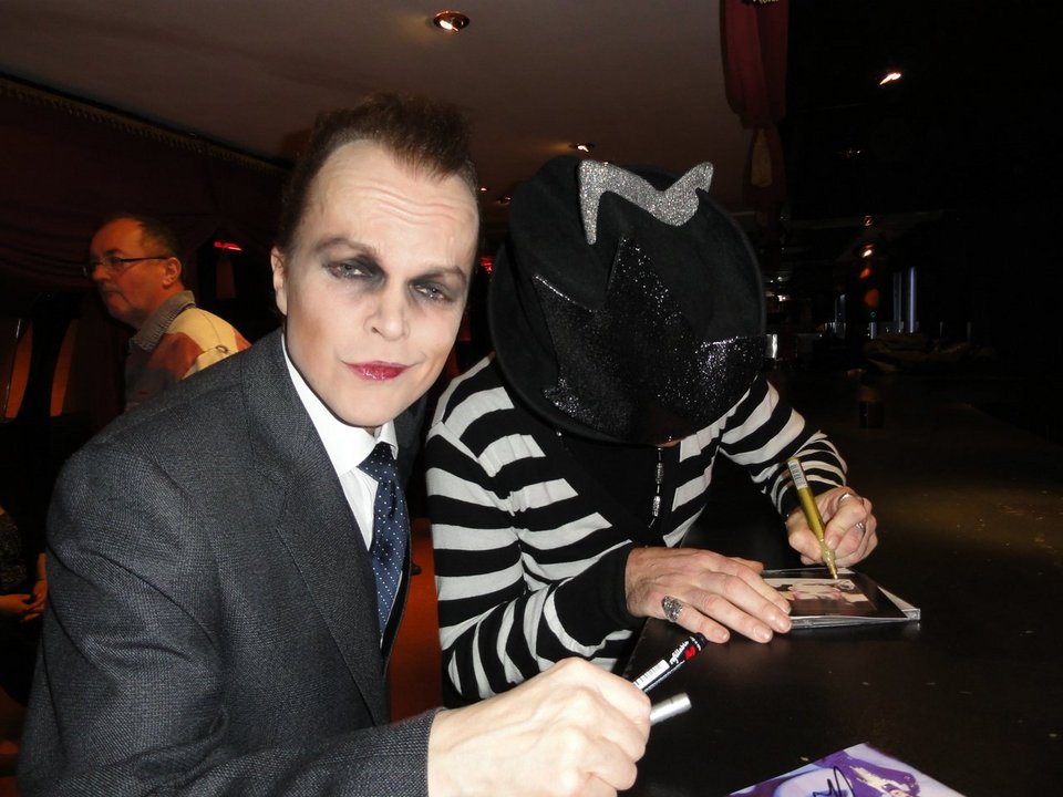 Εφυγε από τη ζωή ο εμβληματικός τραγουδιστής των 80s Στιβ Στρέιντζ, σε ηλικία 55 ετών [εικόνες & βίντεο] | iefimerida.gr 9