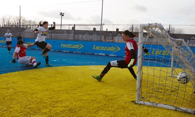 Το ποδόσφαιρο εναντίον της ομοφοβίας: Γκέι οπαδοί έπαιξαν αγώνα και έστειλαν το μήνυμά τους [εικόνες & βίντεο] | iefimerida.gr 2