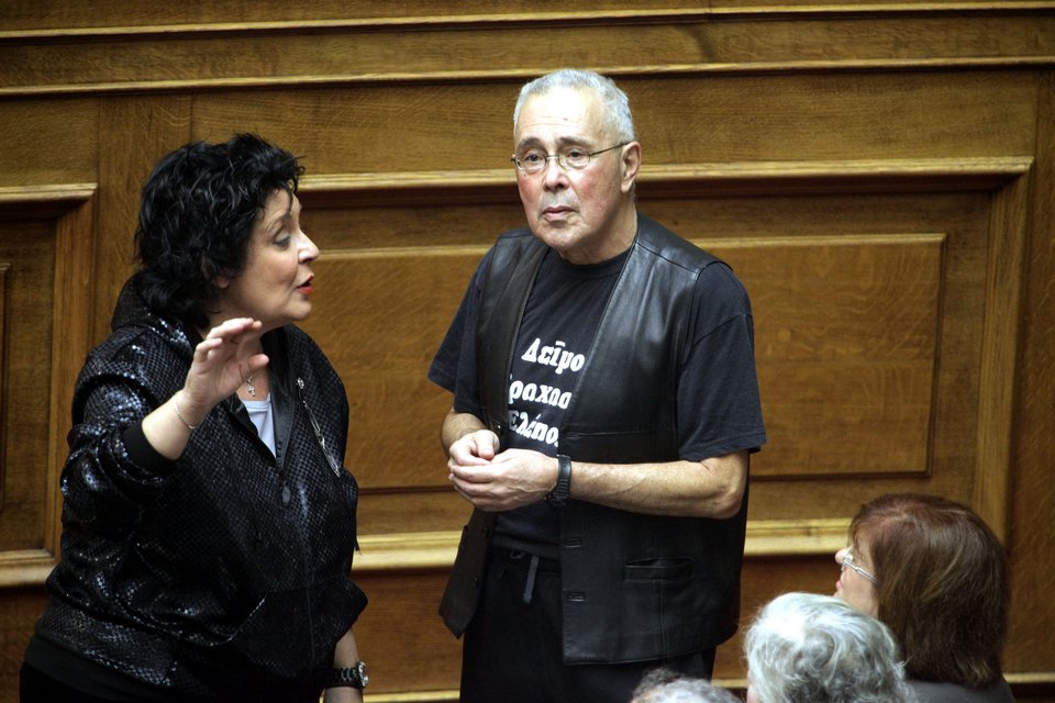 Η φράση στο t-shirt του Ζουράρι που εντυπωσίασε τον Καραμανλή [εικόνες] | iefimerida.gr 2