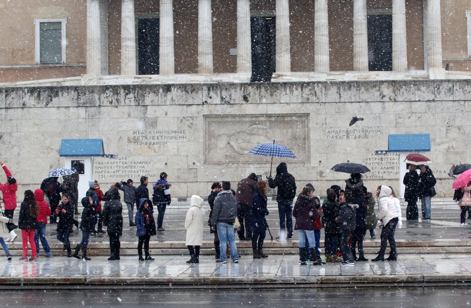 Οι χιονισμένοι Εύζωνες -Η κακοκαιρία τους έκανε τη ζωή δύσκολη [εικόνες] | iefimerida.gr 5