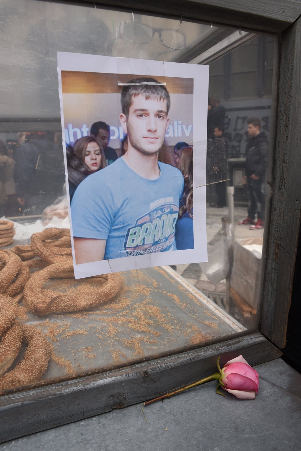 Εκατοντάδες οι εθελοντές που «χτένισαν» τον Πειραιά ψάχνοντας τον Βαγγέλη [εικόνες] | iefimerida.gr 10