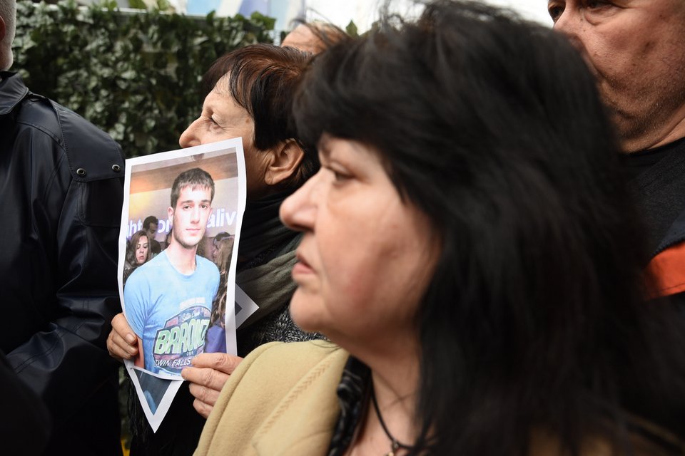 Εκατοντάδες οι εθελοντές που «χτένισαν» τον Πειραιά ψάχνοντας τον Βαγγέλη [εικόνες] | iefimerida.gr 12