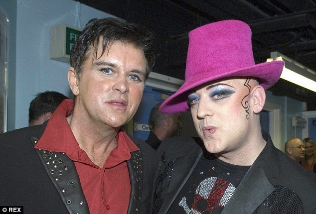 Εφυγε από τη ζωή ο εμβληματικός τραγουδιστής των 80s Στιβ Στρέιντζ, σε ηλικία 55 ετών [εικόνες & βίντεο] | iefimerida.gr 8