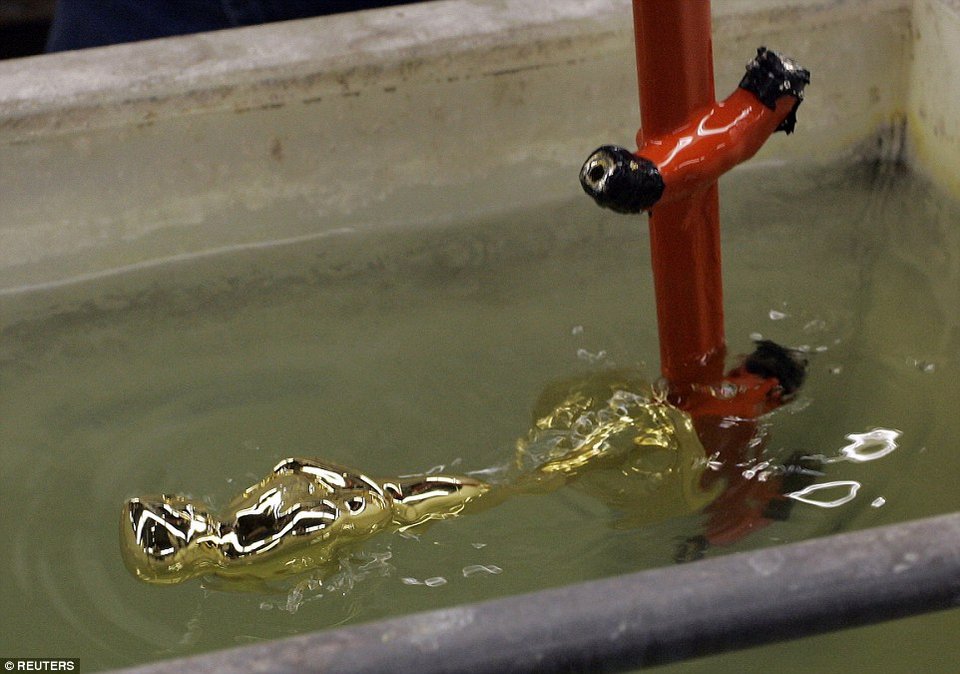 Οσκαρ: Ετσι φτιάχνονται τα χρυσά αγαλματίδια που δεν είναι και τόσο.... χρυσά [εικόνες] | iefimerida.gr 5