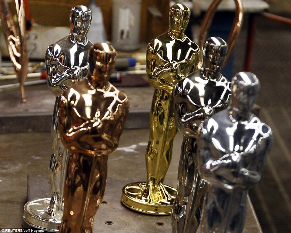 Οσκαρ: Ετσι φτιάχνονται τα χρυσά αγαλματίδια που δεν είναι και τόσο.... χρυσά [εικόνες] | iefimerida.gr 0