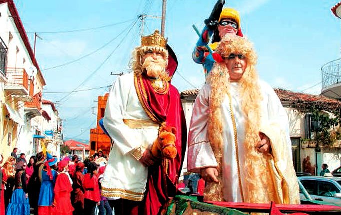 Οι 7 ιδανικοί προορισμοί για το τριήμερο -Αλευρομουτζουρώματα στο Γαλαξίδι, μπούλες στη Νάουσα, γάμος στη μαγευτική Μεθώνη [εικόνες] | iefimerida.gr 8