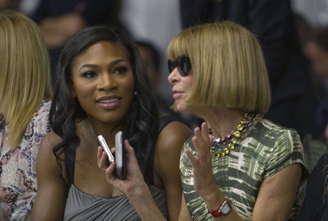 Τέλος τα smartphones -Τα παλιά κινητά που επιστρέφουν στη μόδα και ο ρόλος της ισχυρής κυρίας της Vogue [εικόνες] | iefimerida.gr 5