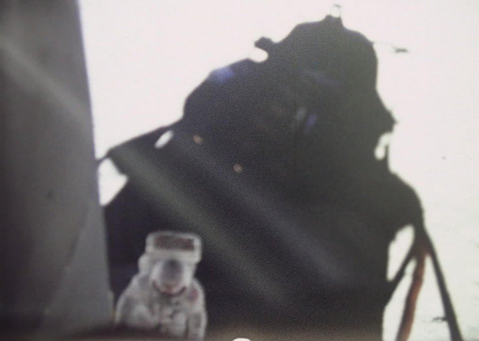 Οταν ο άνθρωπος πάτησε το φεγγάρι: Αγνωστες εικόνες και αντικείμενα από το ιστορικό βήμα του Αρμστρονγκ [εικόνες] | iefimerida.gr 2