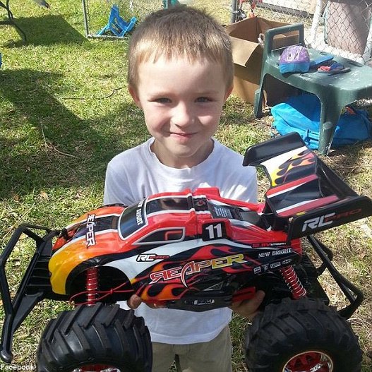 Οι συμμαθητές που δεν ήρθαν και η «επιχείρηση πάρτι» που στήθηκε από την αστυνομία για ένα 6χρονο αυτιστικό μαθητή [εικόνες] | iefimerida.gr 8