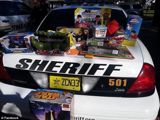 Οι συμμαθητές που δεν ήρθαν και η «επιχείρηση πάρτι» που στήθηκε από την αστυνομία για ένα 6χρονο αυτιστικό μαθητή [εικόνες] | iefimerida.gr 4