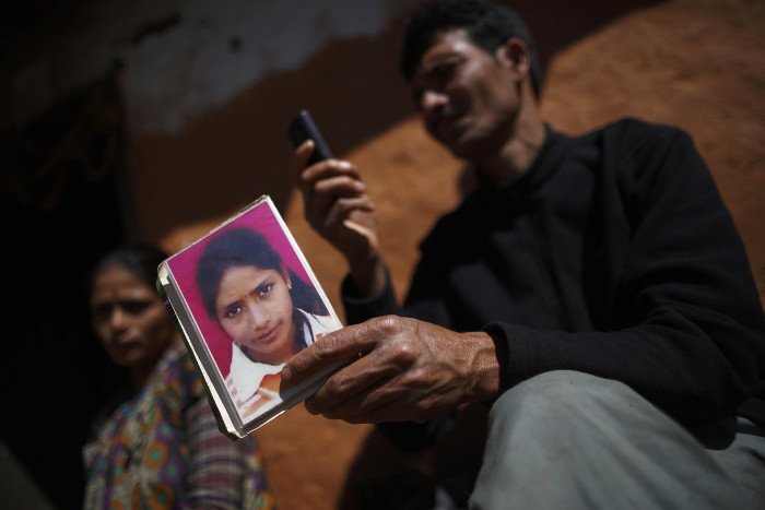 Μια βάρβαρη παράδοση που εξορίζει τις γυναίκες από το σπίτι τους για μια εβδομάδα το μήνα [εικόνες] | iefimerida.gr 13