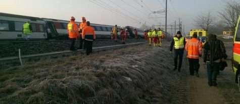 Σύγκρουση τρένων με τουλάχιστον 50 τραυματίες βόρεια της Ζυρίχης [εικόνες & βίντεο] | iefimerida.gr 2