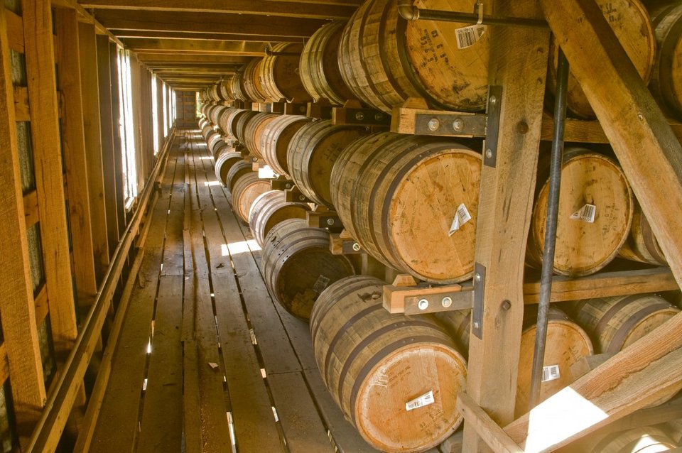 Καρέ καρέ πώς φτιάχνεται το ουίσκι Jack Daniel's -Η απίστευτη διαδικασία [εικόνες] | iefimerida.gr 14